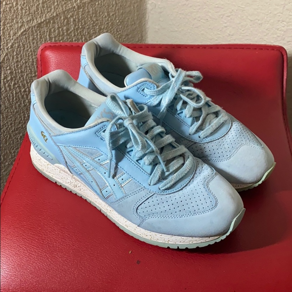 Size 9 Powder Blue ASICS
